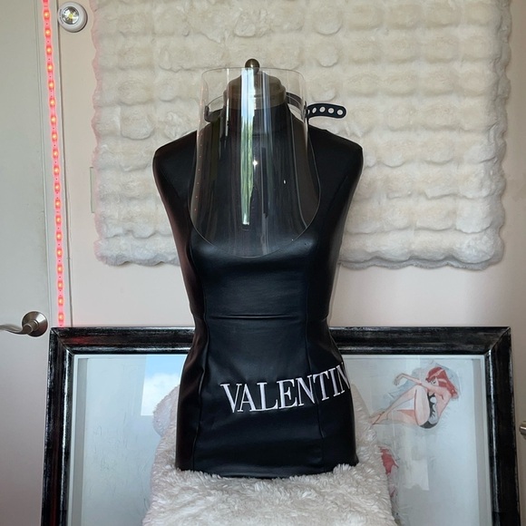 Clear face Shield warn only for this pic
Is adjustable but for a man possibly - Picture 1 of 6